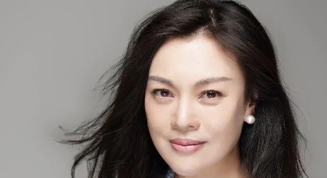 史可俩混血儿子长大了！老大肌肉健壮似施瓦辛格，老二瘦削颜值最高(图6)