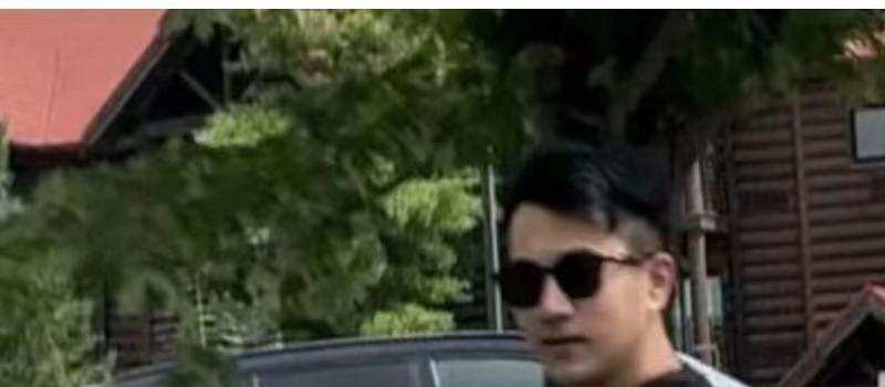 刘恺威携女儿游加拿大!9岁小糯米惊艳似杨幂,穿百元鞋长腿吸睛(图3) 刘恺威携女儿游加拿大!9岁小糯米惊艳似杨幂,穿百元鞋长腿吸睛(图3)