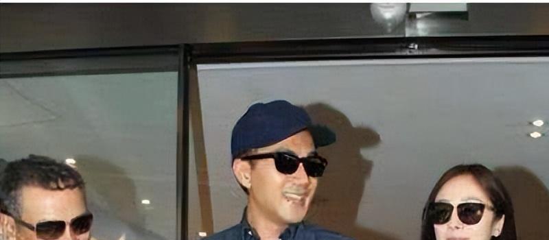 刘恺威携女儿游加拿大!9岁小糯米惊艳似杨幂,穿百元鞋长腿吸睛(图11) 刘恺威携女儿游加拿大!9岁小糯米惊艳似杨幂,穿百元鞋长腿吸睛(图11)