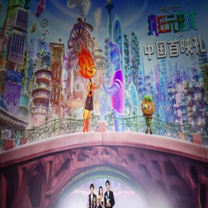 《疯狂元素城》上海首映 宋祖儿张新成王源亮相