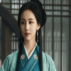 《云之羽》兰夫人是谁的母亲？《云之羽》雪公子和雪重子是什么关系？