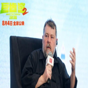 《巨齿鲨2》导演称赞吴京：他让中文台词更生动