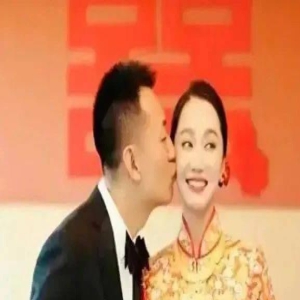 “小周迅”董晴结婚，黄晓明谭松韵亲临现场，曾经竟然是北影校花